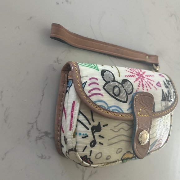Dooney & Bourke Disney Parks Wristlet–White Sketch Pattern with Tinker Bell- EUC - Picture 3 of 13